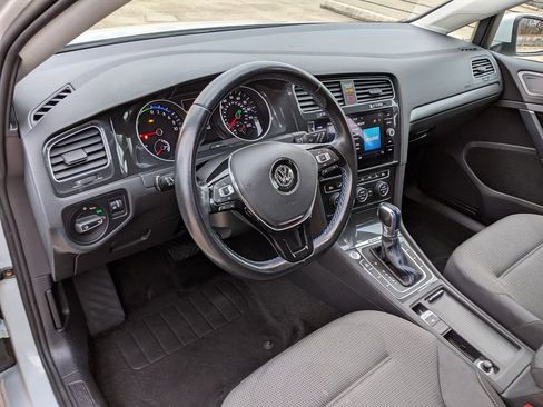 Used 2019 Volkswagen e-Golf SE w/ Driver Assistance Package image 8