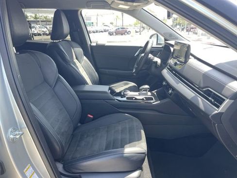 Used 2025 Mitsubishi Outlander SE FWD image 28