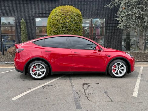 Used 2020 Tesla Model Y Long Range image 21