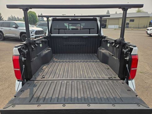 Used 2024 Toyota Tacoma SR5 w/ SR5 Upgrade Package AWD/4WD image 15