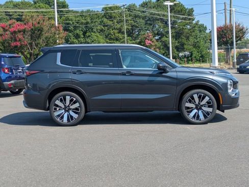 New 2025 Mitsubishi Outlander SEL image 2