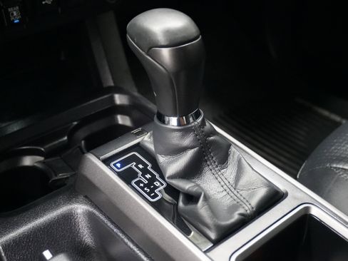 Used 2022 Toyota Tacoma TRD Sport w/ TRD Premium Sport Package image 23