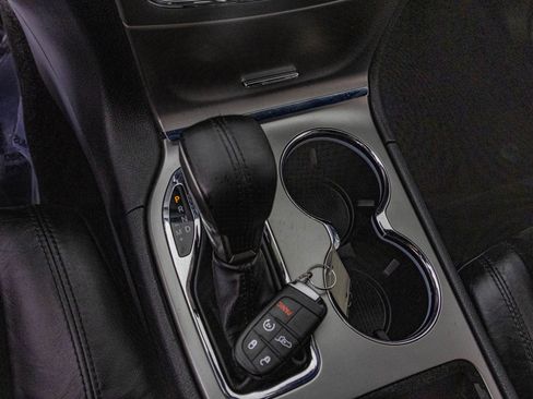 Used 2017 Jeep Grand Cherokee Altitude image 30