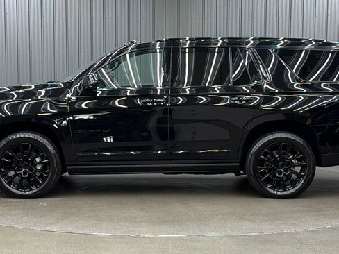 Used 2026 GMC Yukon Denali w/ Sun & Power Step Package AWD/4WD image 2