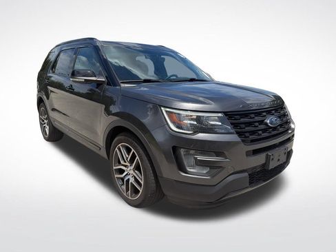 Used 2017 Ford Explorer Sport w/ Equipment Group 401A AWD/4WD image 3