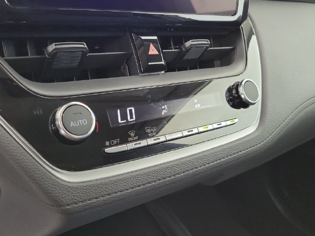 Used 2026 Toyota Corolla Cross LE FWD image 28
