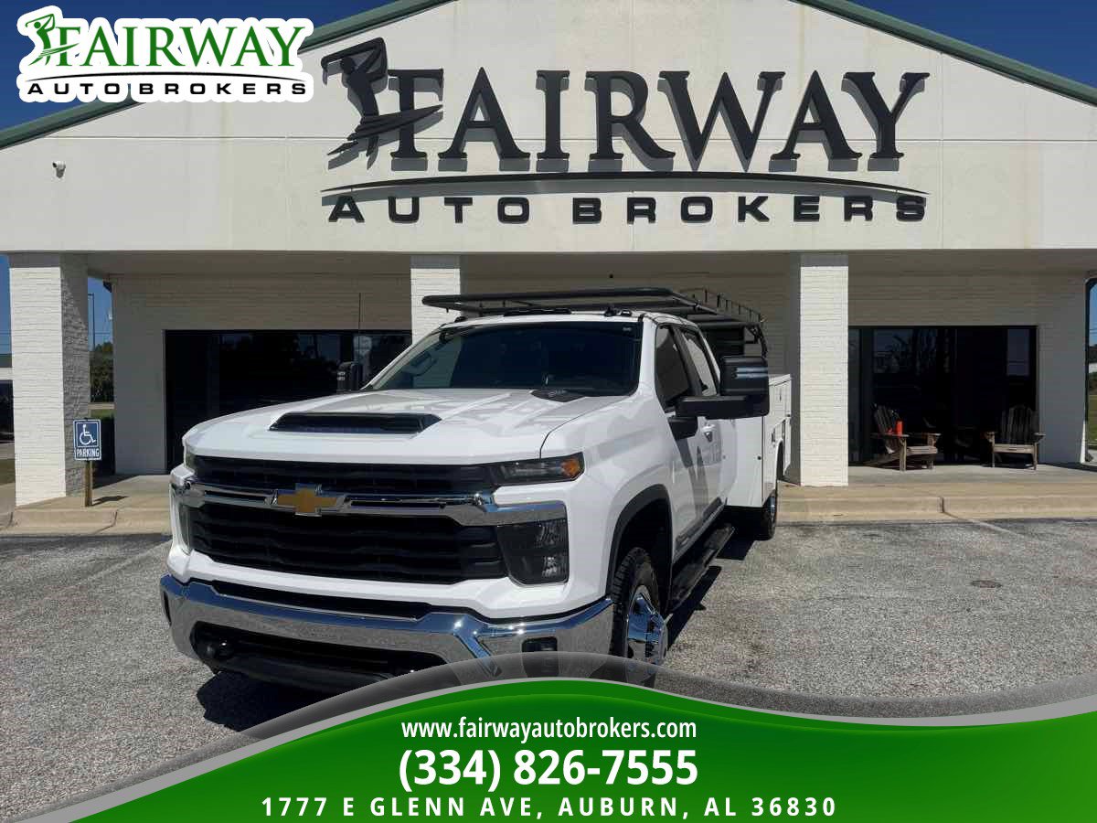 Used 2024 Chevrolet Silverado 3500 LT w/ Convenience Package RWD image 1