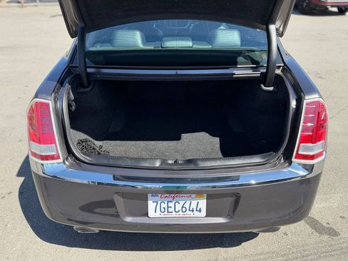 Used 2014 Chrysler 300 RWD image 27