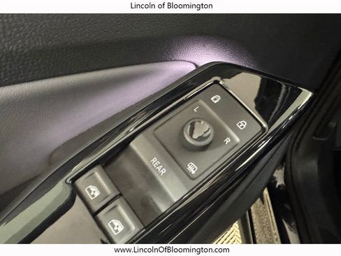 Used 2023 Volkswagen ID.4 Pro S RWD image 35