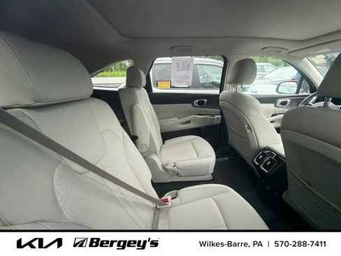 Certified 2023 Kia Sorento SX Prestige AWD/4WD image 17