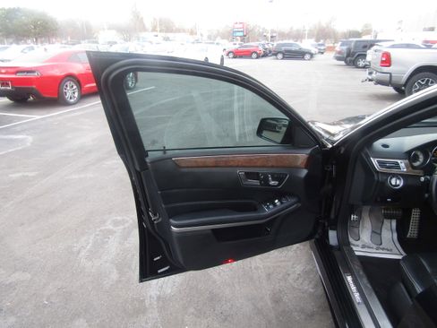 Used 2015 Mercedes-Benz E 350 4MATIC Sedan w/ Premium 1 Package image 7