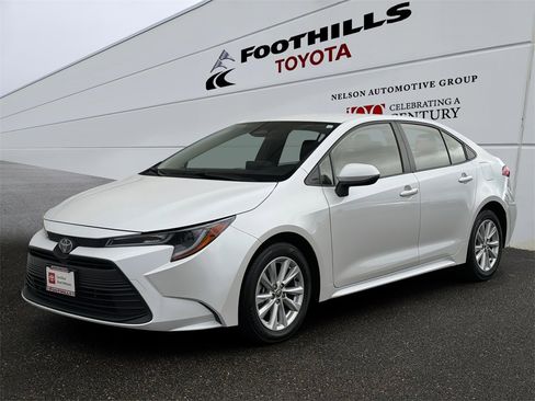 Certified 2023 Toyota Corolla LE image 3