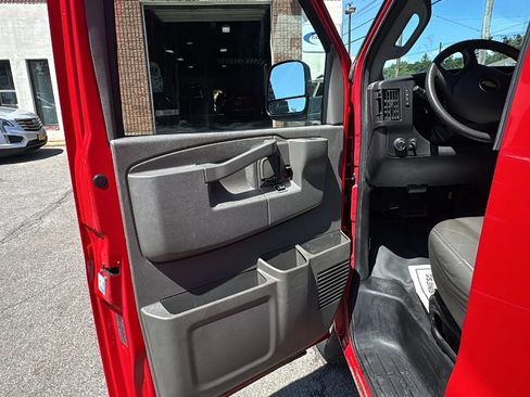 Used 2019 Chevrolet Express 2500 w/ Driver Convenience Package RWD image 16
