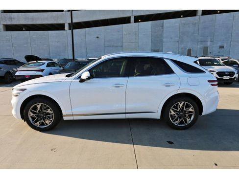 Used 2022 Genesis GV70 2.5T w/ Select Package AWD/4WD image 3