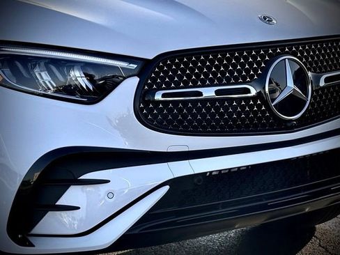 Used 2026 Mercedes-Benz GLC 300 4MATIC image 11