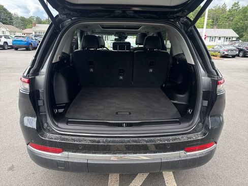 Used 2023 Jeep Grand Cherokee Limited AWD/4WD image 21