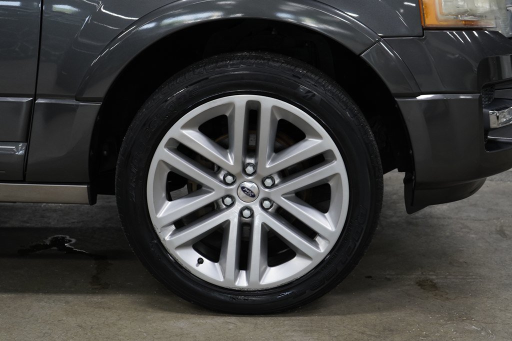 Used 2017 Ford Expedition EL Platinum RWD image 36