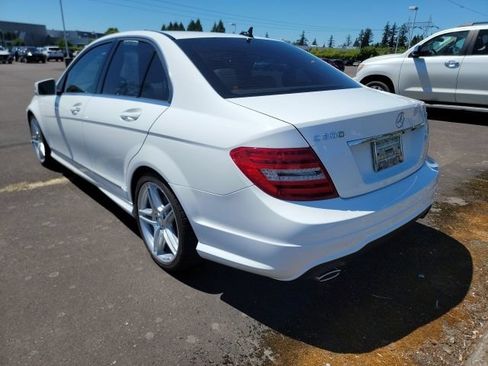 Used 2013 Mercedes-Benz C 300 4MATIC Sedan image 3