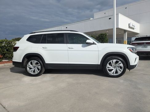 Certified 2023 Volkswagen Atlas SE FWD image 3