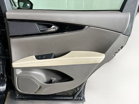 Used 2022 Lincoln Nautilus FWD w/ Premium Package image 30