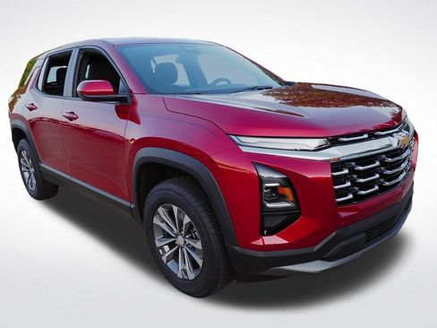 Certified 2026 Chevrolet Equinox LT FWD image 3