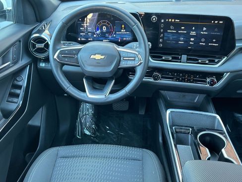 Used 2025 Chevrolet Equinox LT image 35