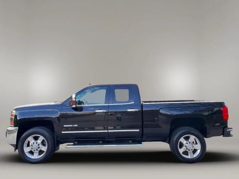 Used 2016 Chevrolet Silverado 2500 LTZ w/ LTZ Plus Package AWD/4WD image 5