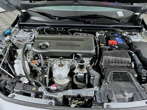 Used 2025 Honda Civic Sport image 31
