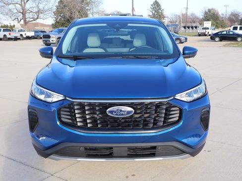 Used 2023 Ford Escape Active w/ Tech Pack #2 image 2