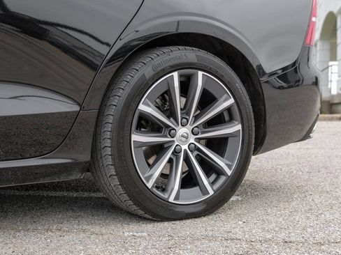 Used 2021 Volvo S60 T5 Momentum image 57