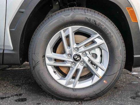 New 2026 Hyundai Tucson SE image 9