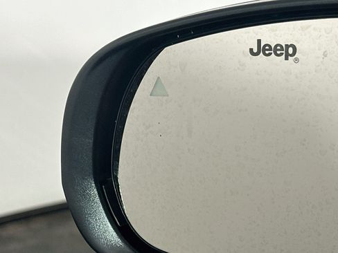Used 2025 Jeep Compass Trailhawk AWD/4WD image 16