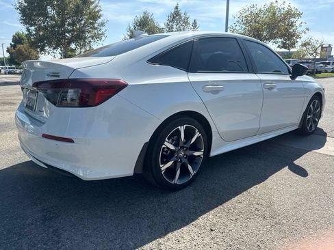 Used 2025 Honda Civic Sport image 3