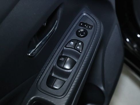 Used 2025 Nissan Versa SV w/ Trunk Package FWD image 16