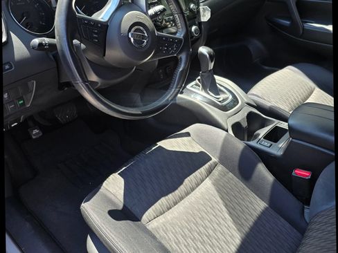 Used 2017 Nissan Rogue SV FWD image 20