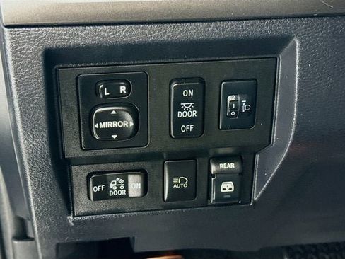 Certified 2018 Toyota Tundra SR5 w/ TRD Off Road Package image 10