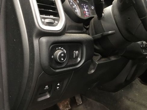 Used 2021 RAM 1500 Big Horn image 9