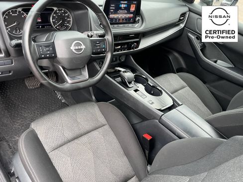 Certified 2025 Nissan Rogue SV FWD image 16