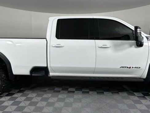 Used 2022 GMC Sierra 3500 AT4 image 9