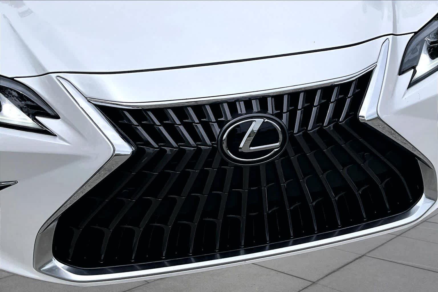 Used 2025 Lexus ES 350 w/ Premium Package FWD image 30