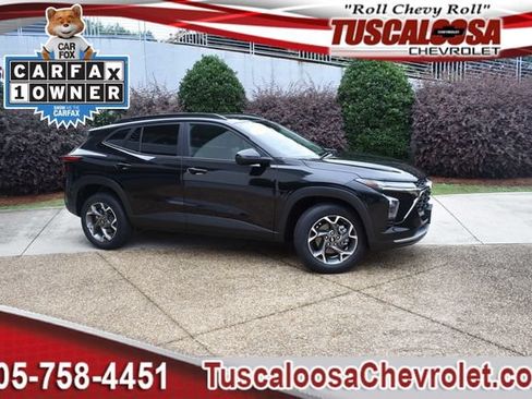 Certified 2025 Chevrolet Trax LT FWD image 1