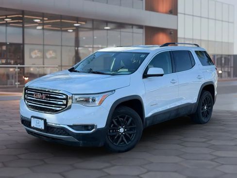 Used 2018 GMC Acadia SLT FWD image 2