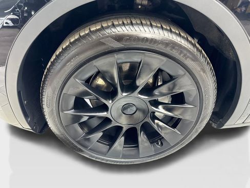 Used 2023 Tesla Model Y Long Range AWD/4WD image 84