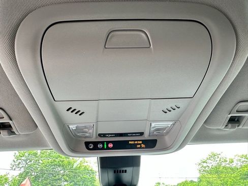 Used 2023 Chevrolet Equinox LT image 17