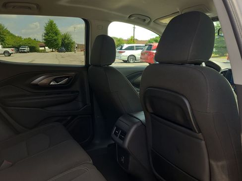 Used 2024 GMC Terrain SLE FWD image 17