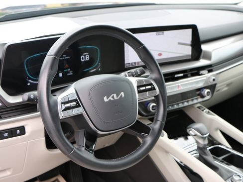 Used 2025 Kia Telluride S AWD/4WD image 18
