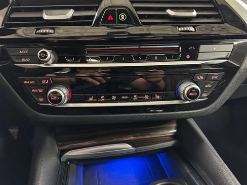 Used 2019 BMW 530e RWD image 21