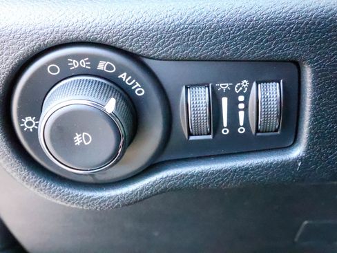 New 2026 Chrysler Pacifica Limited AWD/4WD image 31