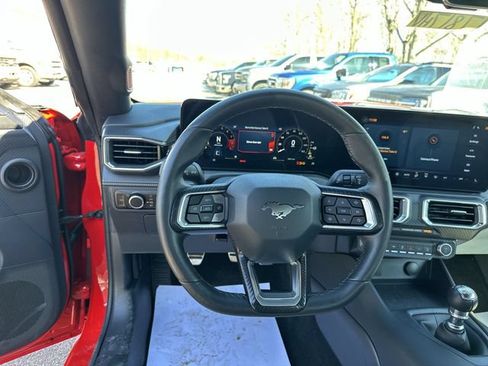 Used 2025 Ford Mustang GT Premium RWD image 13