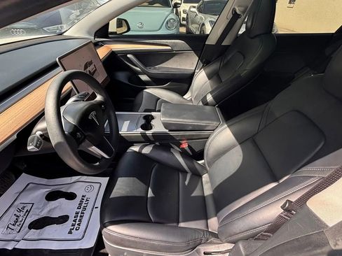 Used 2023 Tesla Model 3 Standard Range image 8